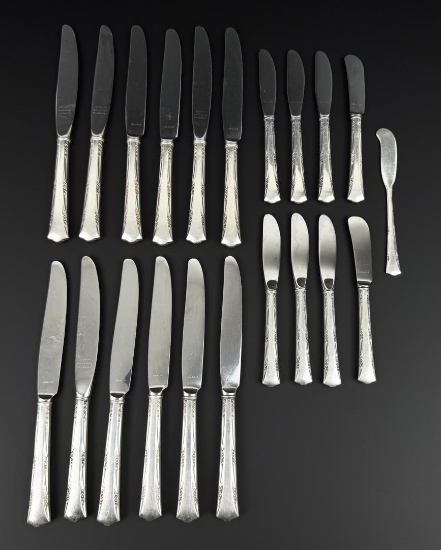 Collection of Gorham Sterling Handled Knives: 21 knives total.