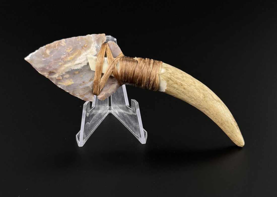 Bo Earls Handmade Horn Handle Knife: Handmade by Bo Earls. Bo is one of the finest modern flint and obsidian knappers. His knives are some of the nicest money can buy. The handle is whitetail deer horn. 5 1/4" long.