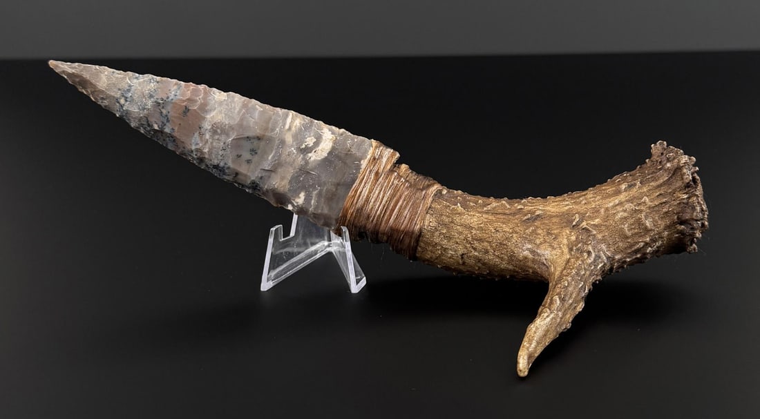 Bo Earls Handmade Horn Handle Knife: Handmade by Bo Earls. Bo is one of the finest modern flint and obsidian knappers. His knives are some of the nicest money can buy. The handle is whitetail deer horn. 10 3/8" long.