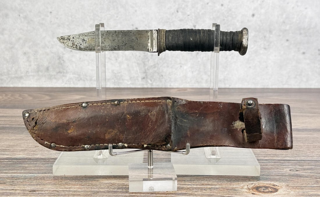 WW2 Kabar US Navy Knife (1 of 4)