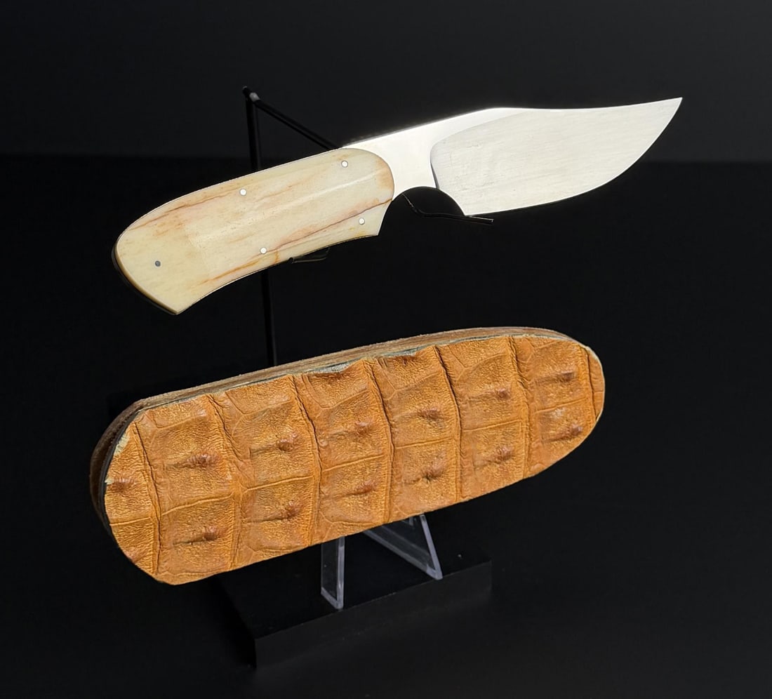 Arno Bernard Custom Made Knife: 7 1/2" long.