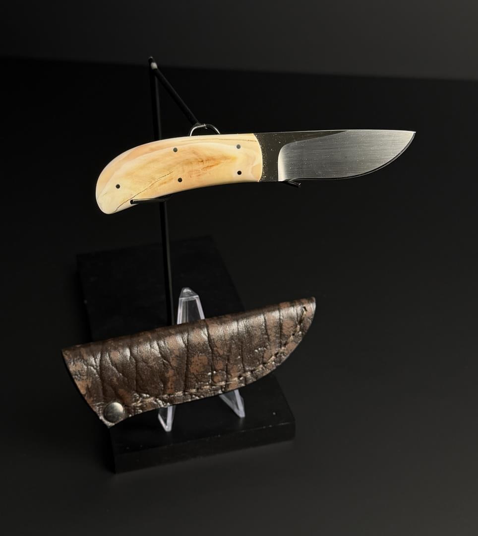 Arno Bernard Custom Made Knife: 4 7/8" long.