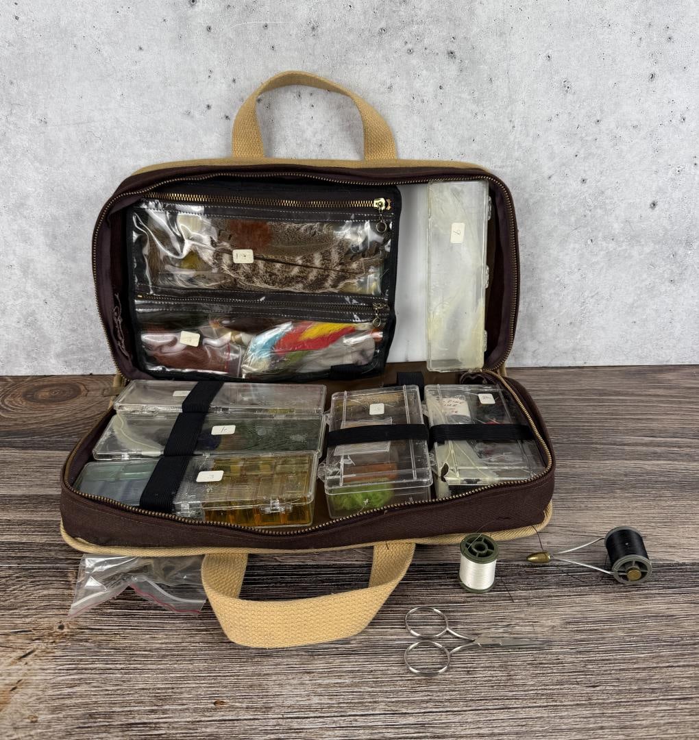 Portable Fly Fishing Fly Tying Kit and Accessories: Nice grouping.
