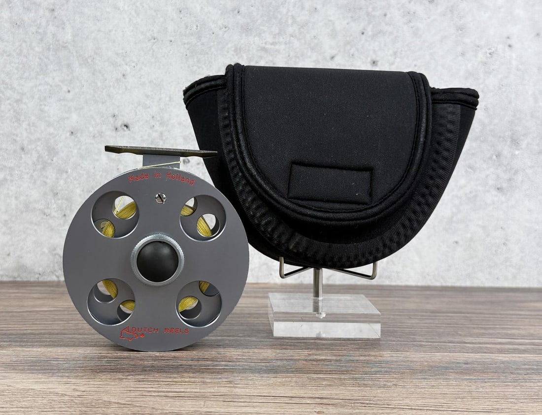 Ari t Hart Dutch 3 Fly Fishing Reel: Comes with original pouch. Made in Holland.