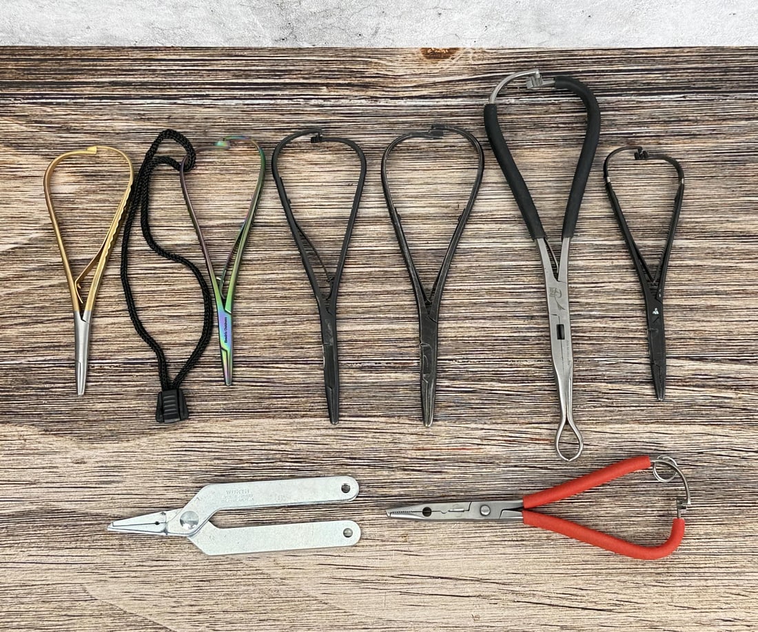 Fly Fishing Mitten Scissor Clamps: Nice grouping.