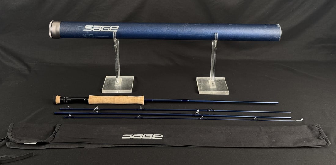 Sage Xi3 790-4 9' 7wt Saltwater Fly Fishing Rod: 9', 7 weight, 4 piece rod. Sold with accompanying sleeve and hard travel tube case.