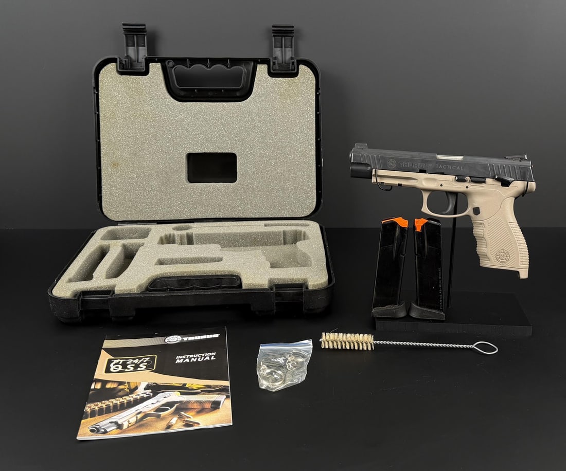 Taurus 24/7 OSS Tactical DS .40 cal Pistol (1 of 9)