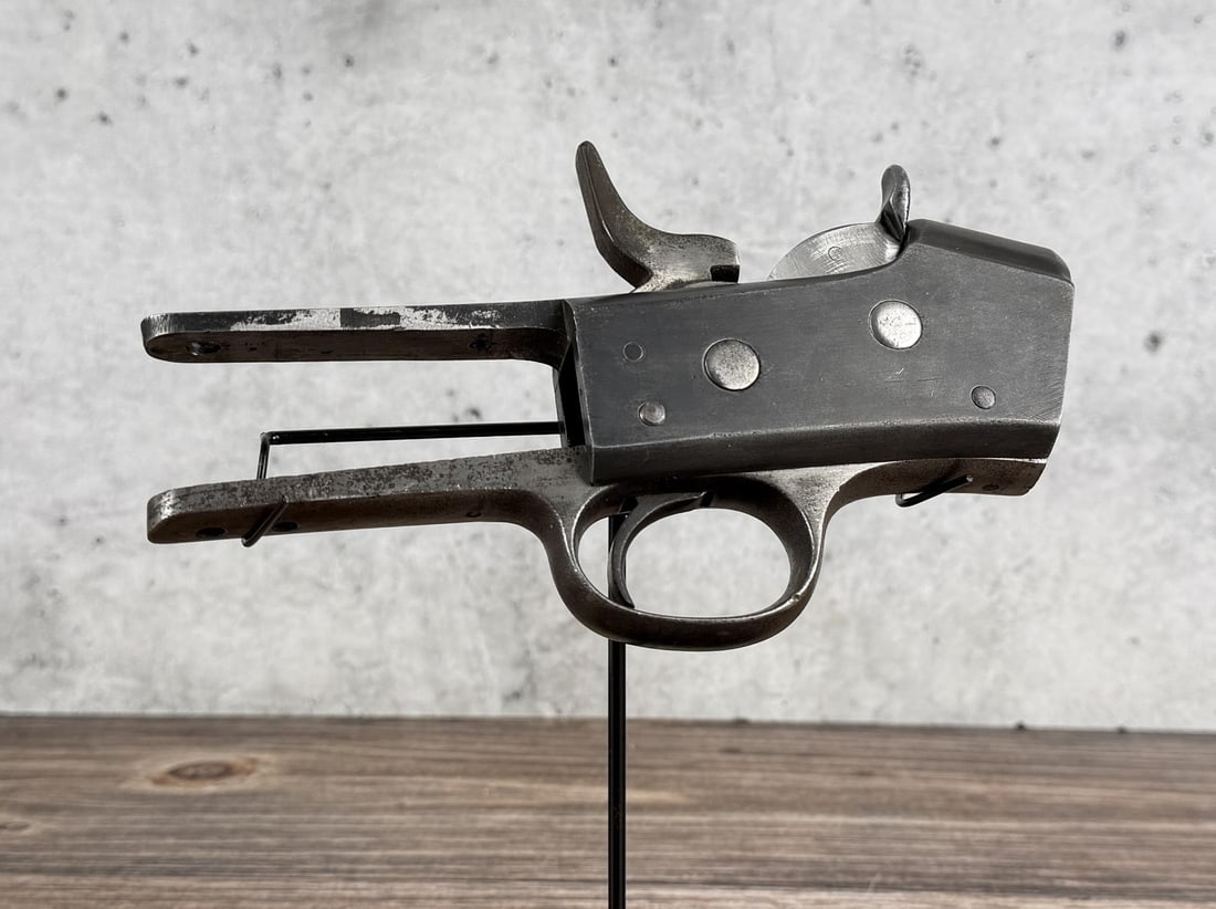 Remington No1 Rolling Block Action: Straight bar extractor. 4 1/2" by 7 1/2". Antique, does not require FFL transfer. No international sales.
