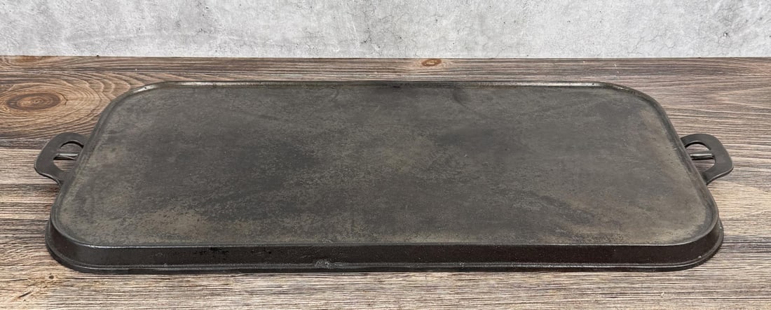 Wagner Ware 1150 Cast Iron Long Griddle: Cleaned and seasoned.