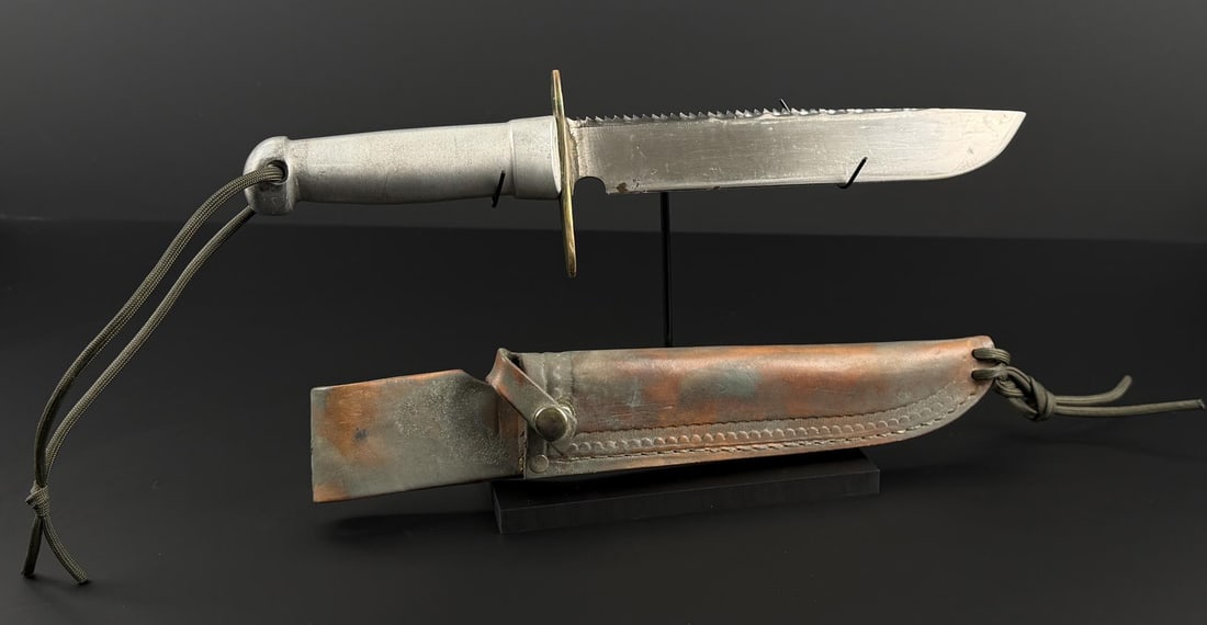 WW2 Theater Made Sawback Fighting Knife (1 of 6)
