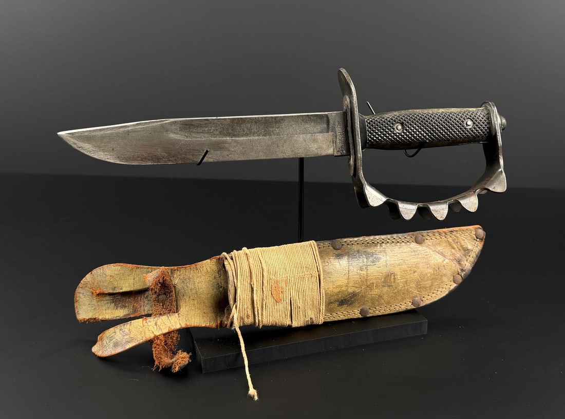 WW2 Theater Made Knuckle Knife (1 of 6)
