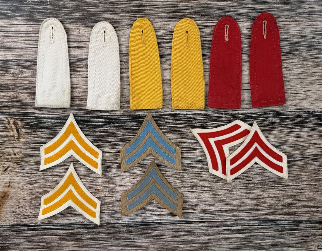 Spanish American War 1898 to 1902 Army Insignia: Nice grouping.
