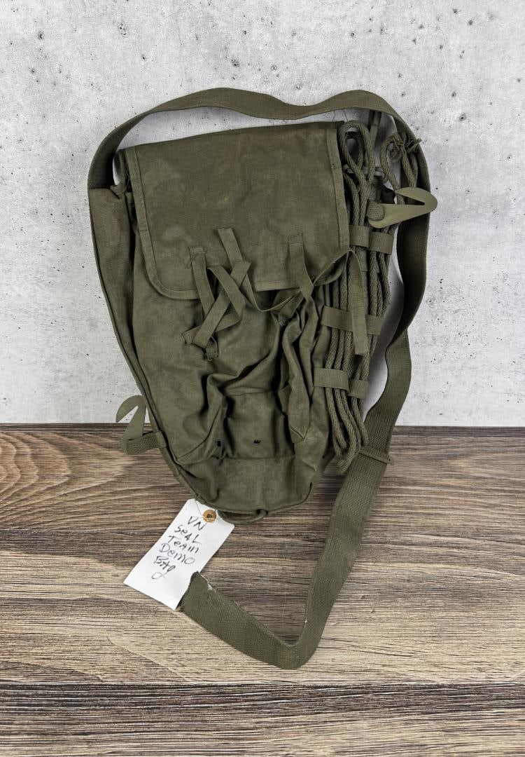 Vietnam War Navy Seal Team Demolition Pouch: Nice example.