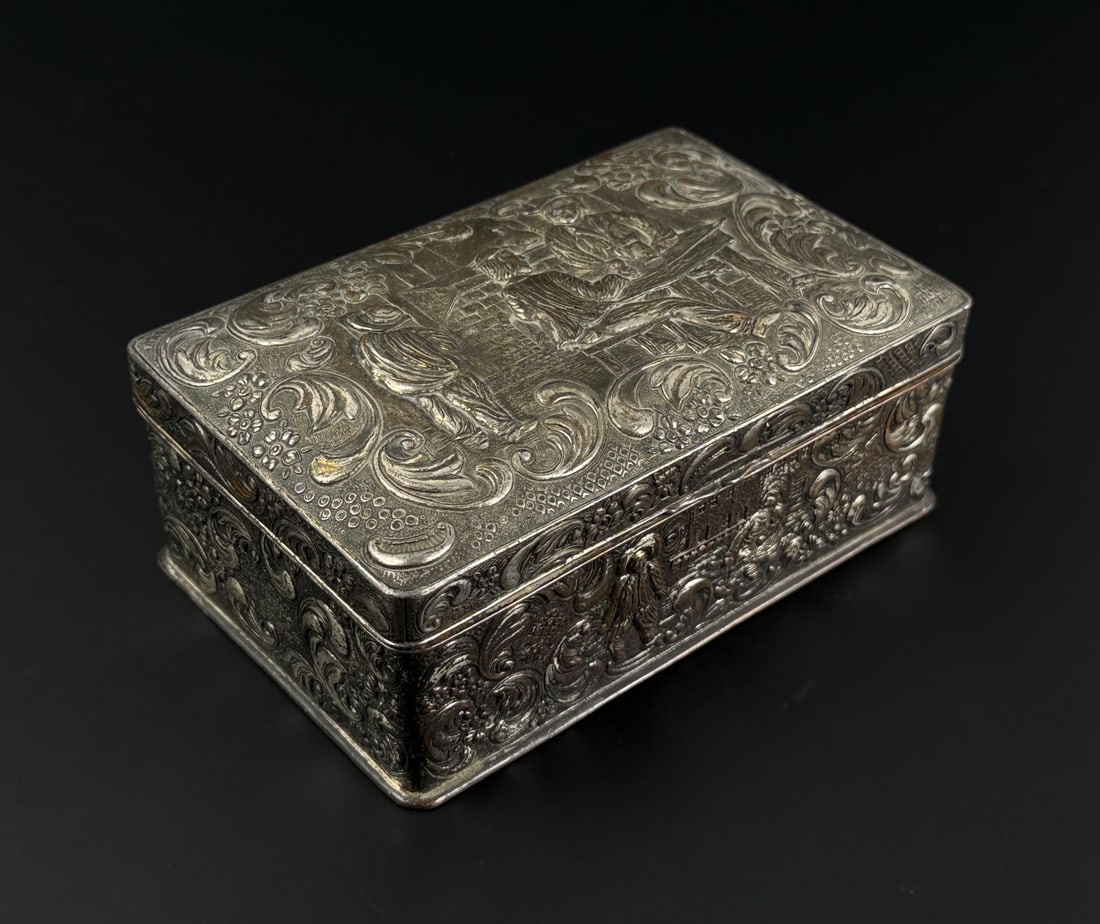 Victorian Trinket Jewelry Box (1 of 12)
