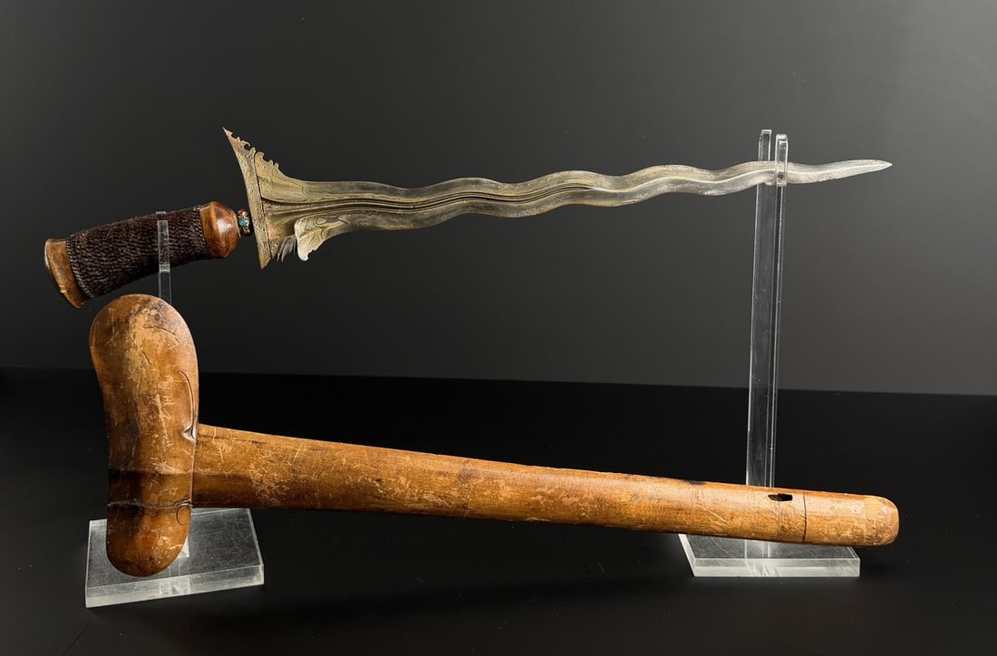 Javanese Indonesian Keris Kris Dagger: 20 3/4" long.