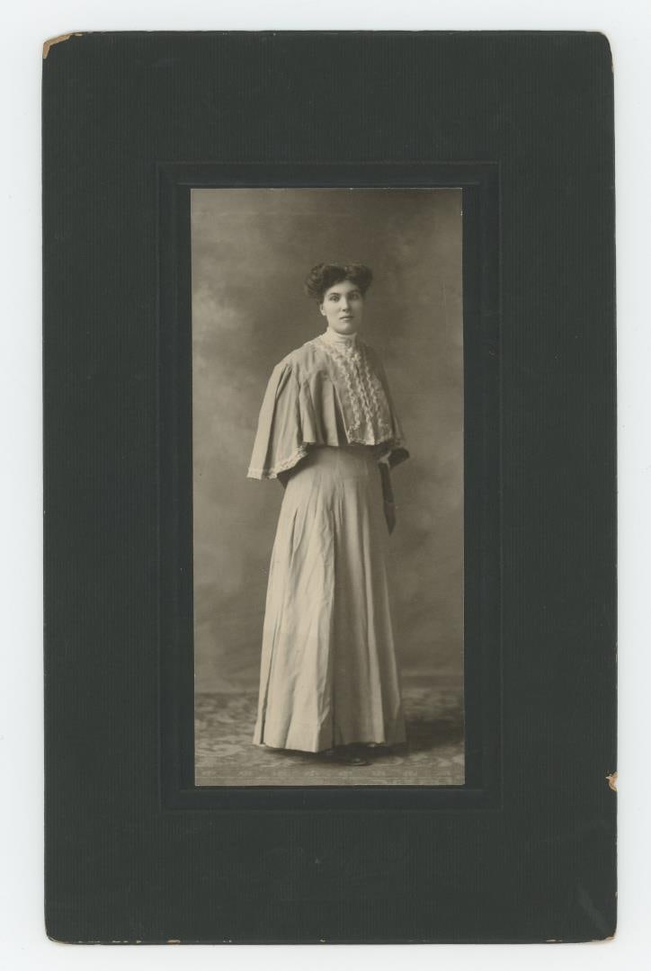 Blind Cross Eyed Woman Cabinet Photo (1 of 3)