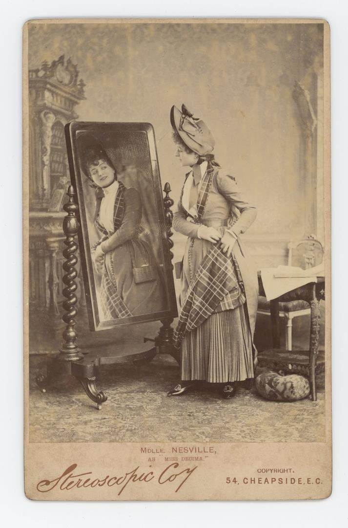 Juliette Nesville Occupational Cabinet Photo (1 of 3)