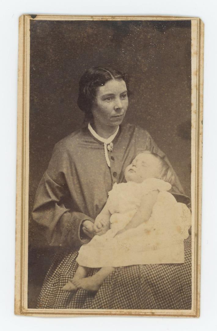 Mother and Post Mortem Baby CDV Photo (1 of 3)