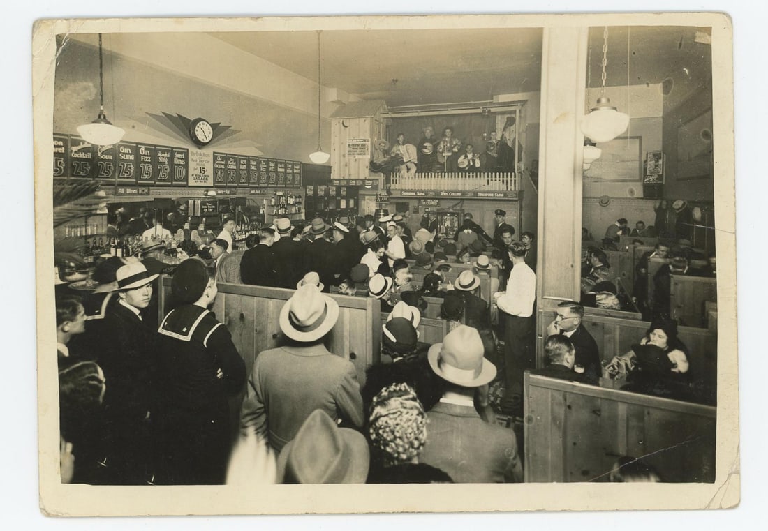 Crabby Joes Oakland California Photo (1 of 3)