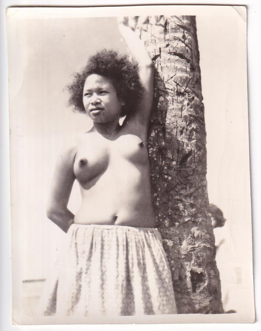 Nude Pacific Islander Tribal Woman Photo: 3 1/2" by 4 1/2"