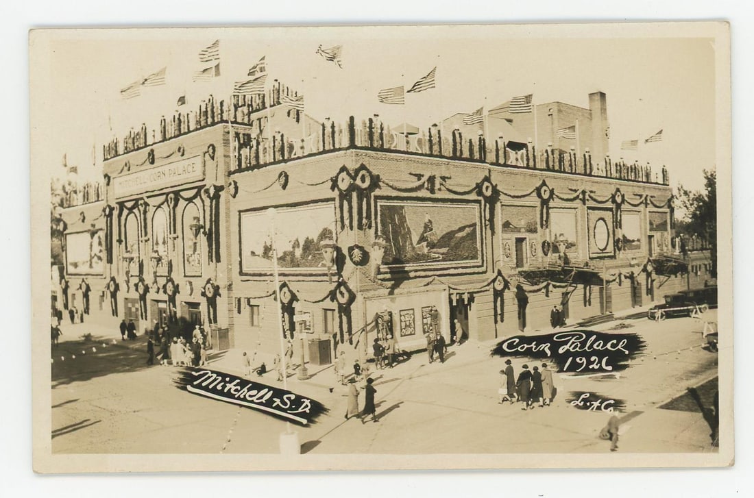 Corn Palace South Dakota RPPC Postcard (1 of 3)