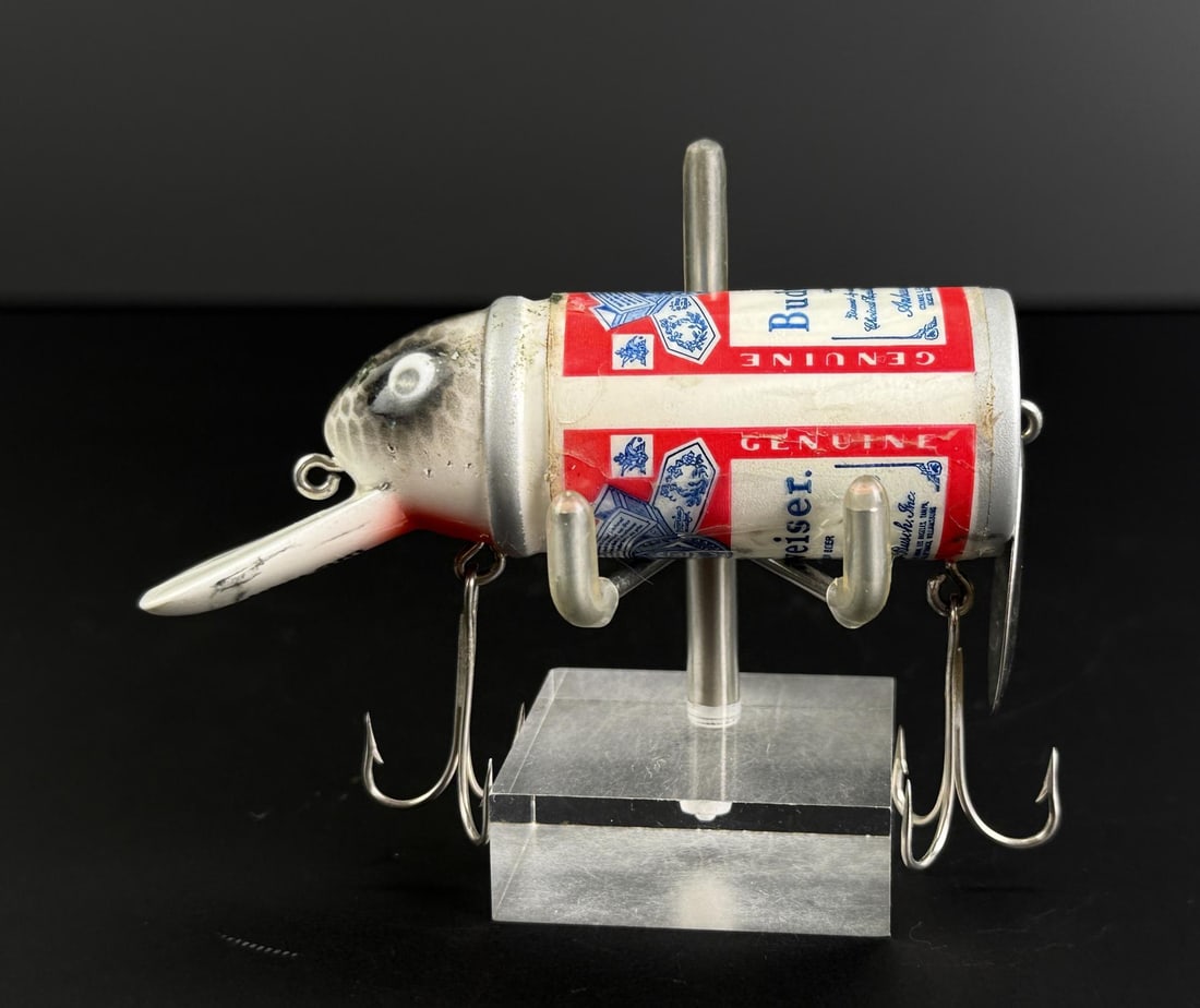 Heddon Big Bud Fishing Lure: 2 1/4" by 4".