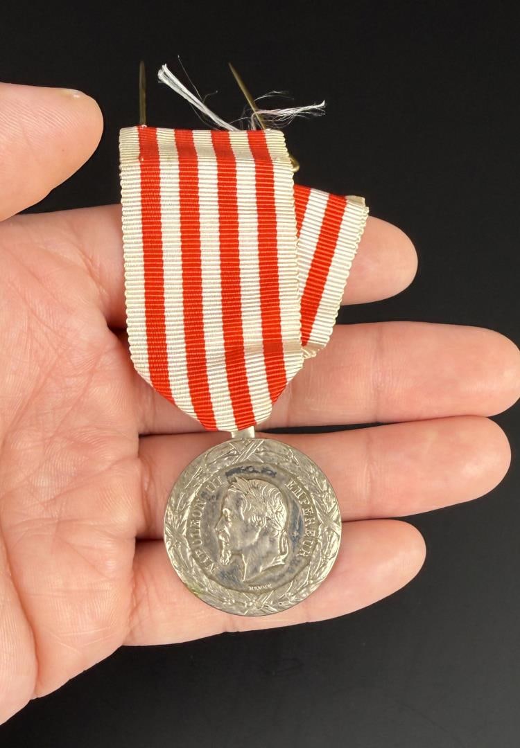 French 1859 Italian Campaign Medal: Nice example.