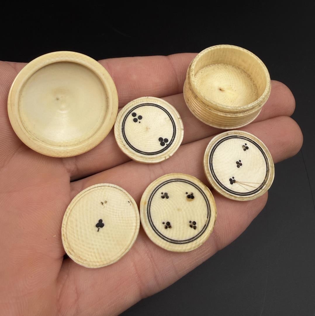 Georgian Whist Gaming Counter Case and Markers: 1 1/4" diameter.
