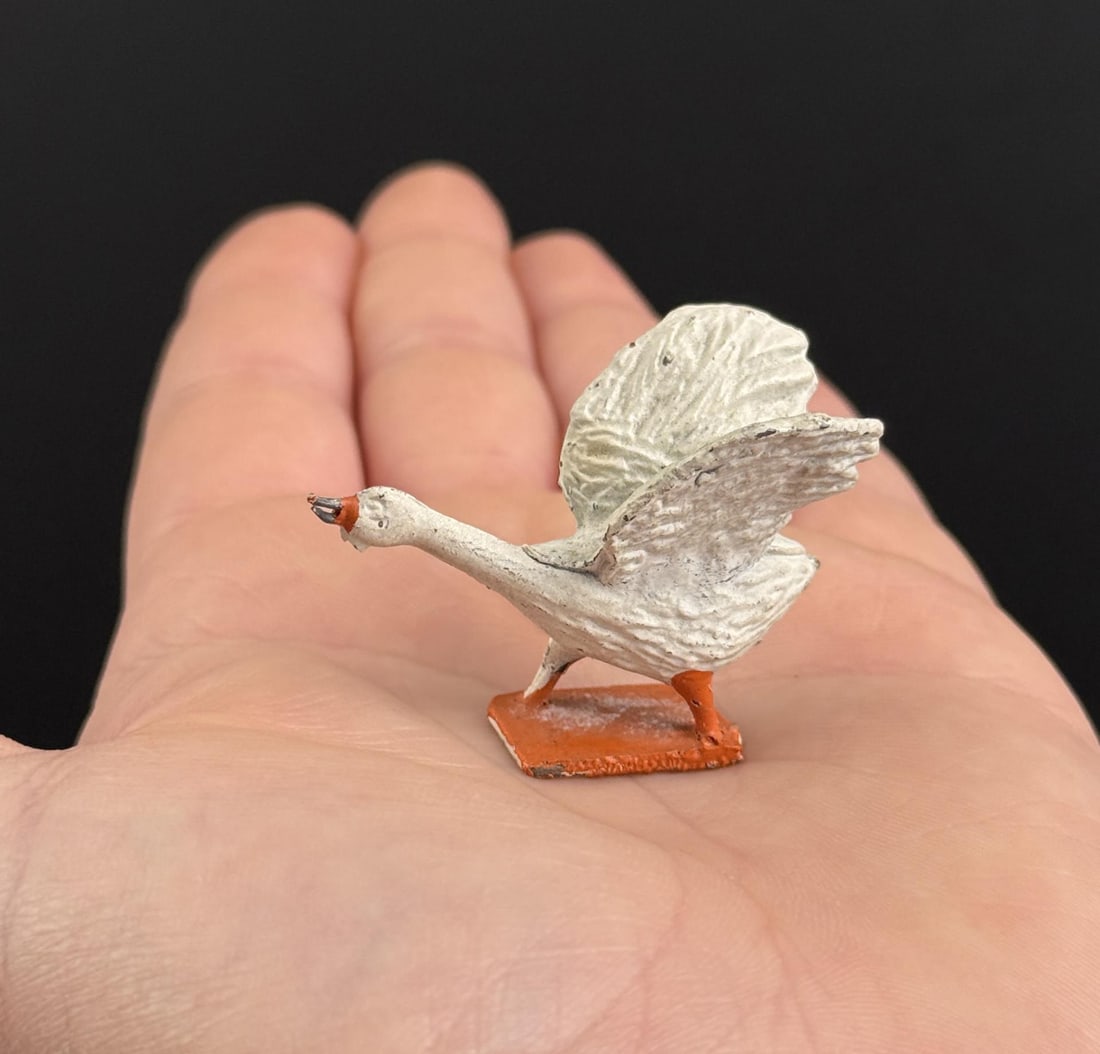 Britains Lead Angry Goose: 1 1/2" by 1 1/4" by 7/8".