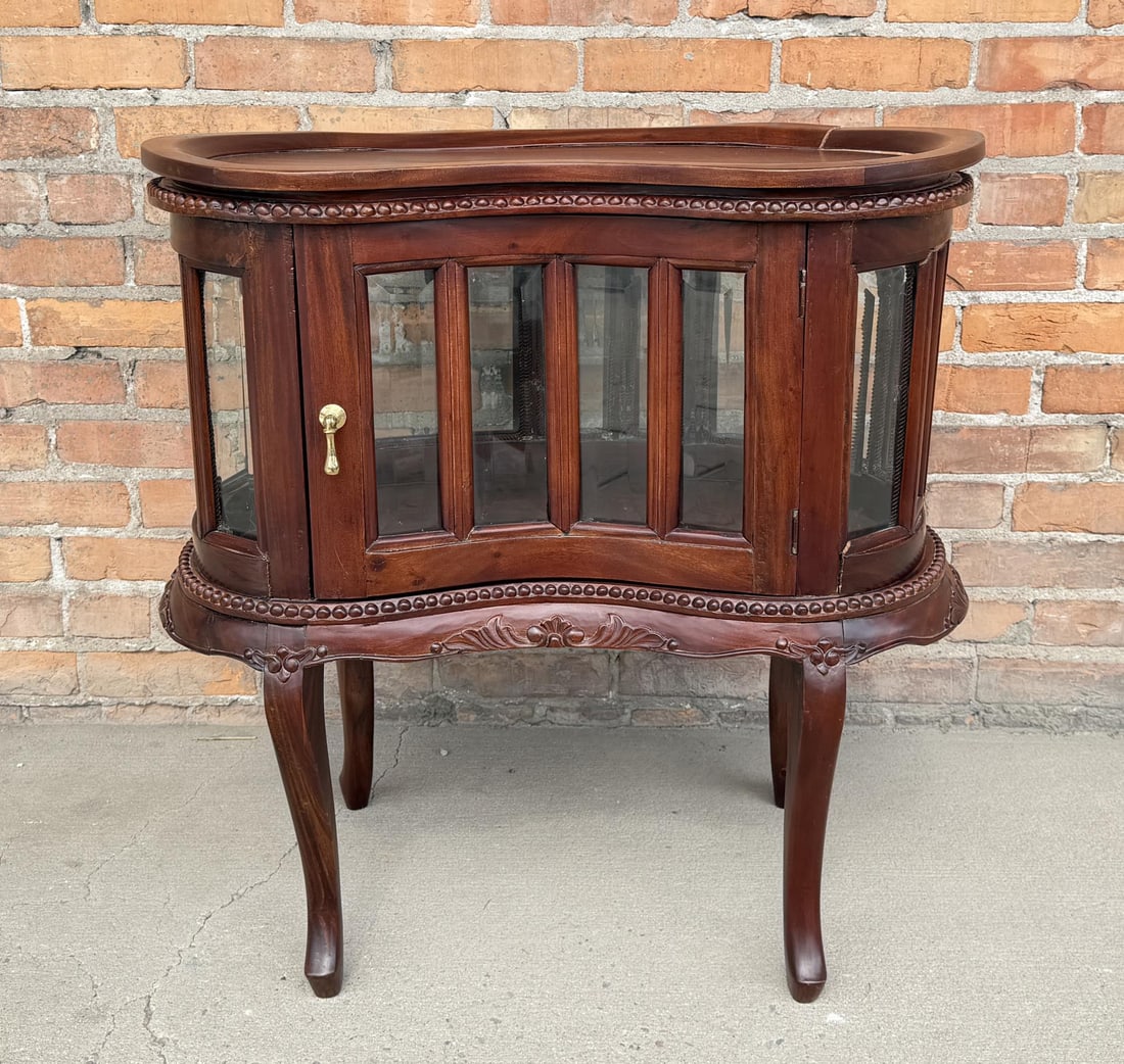 Queen Anne Mahogany Kidney Shaped Curio Cabinet (1 of 15)