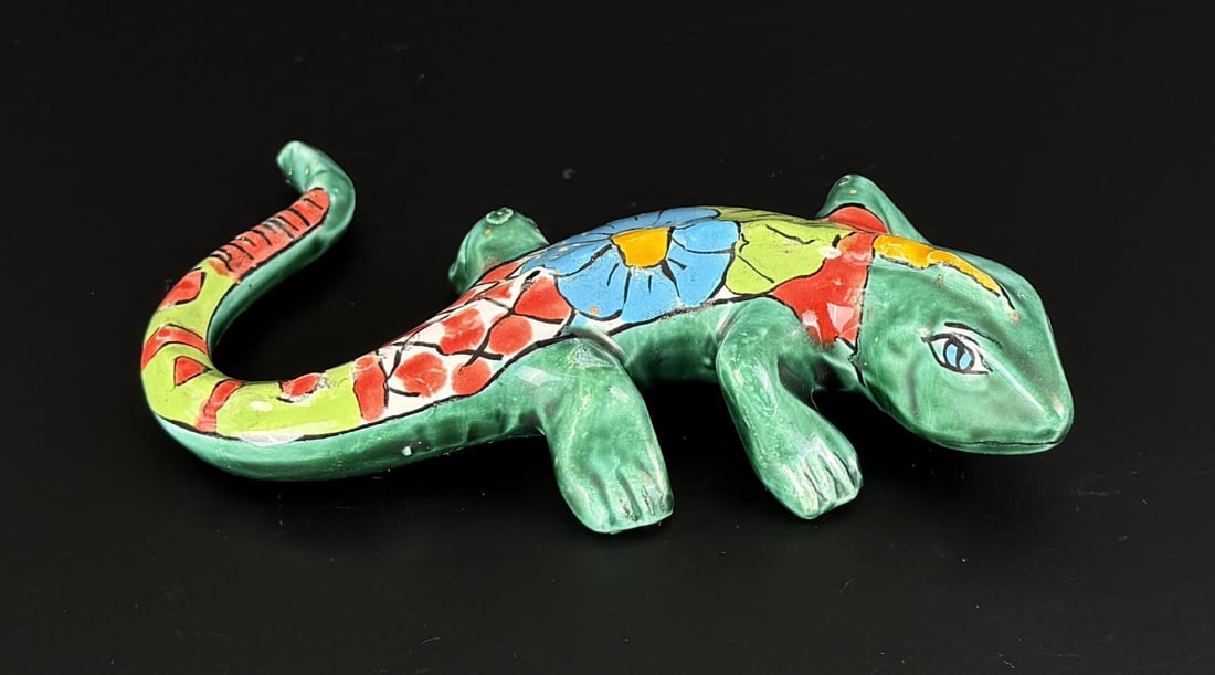 Mexican Talavera Pottery Iguana (1 of 5)