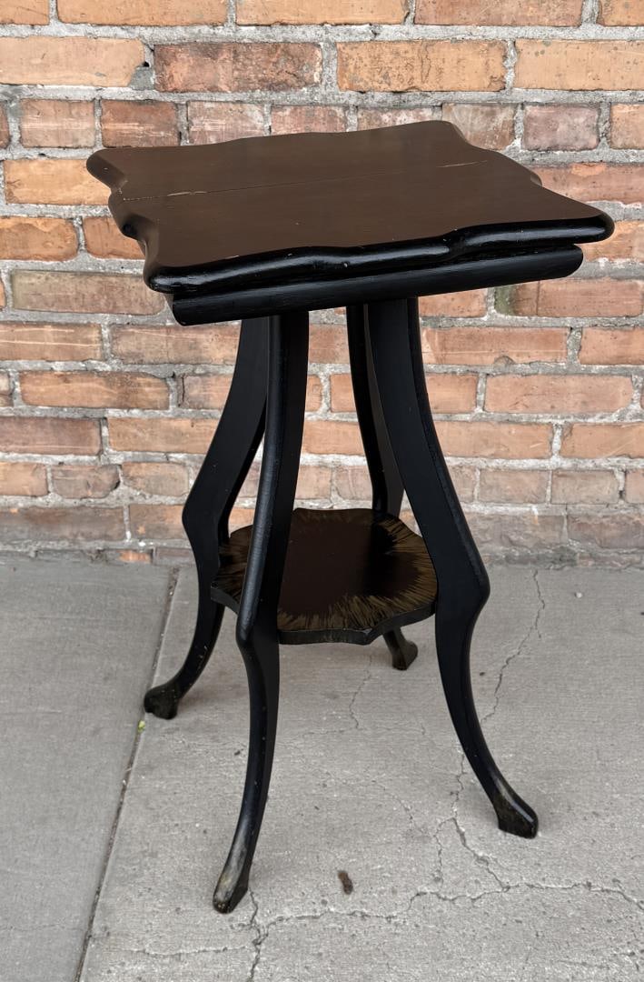 The Knoxville Table Co Oak Oak Parlor Table (1 of 9)