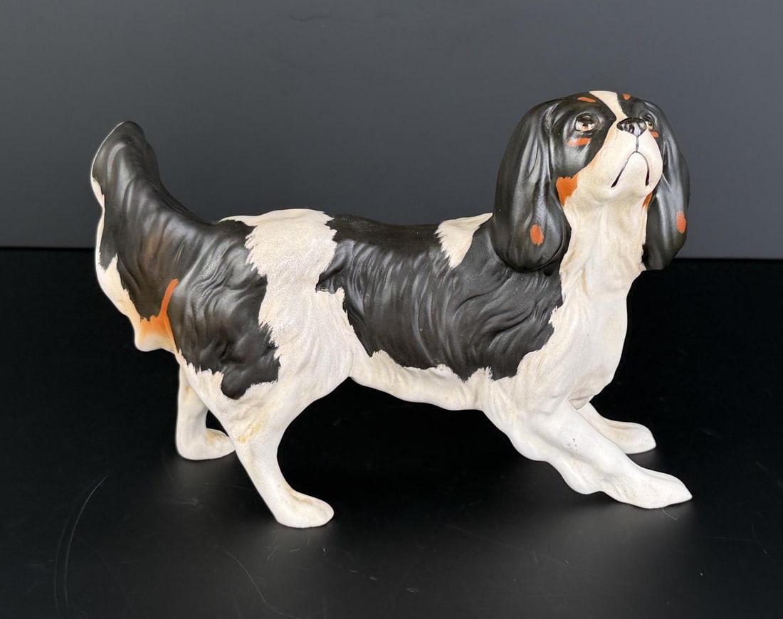 Beswick Cavalier King Charles Spaniel Dog: 7 1/4" by 5 1/4" by 2 7/8".