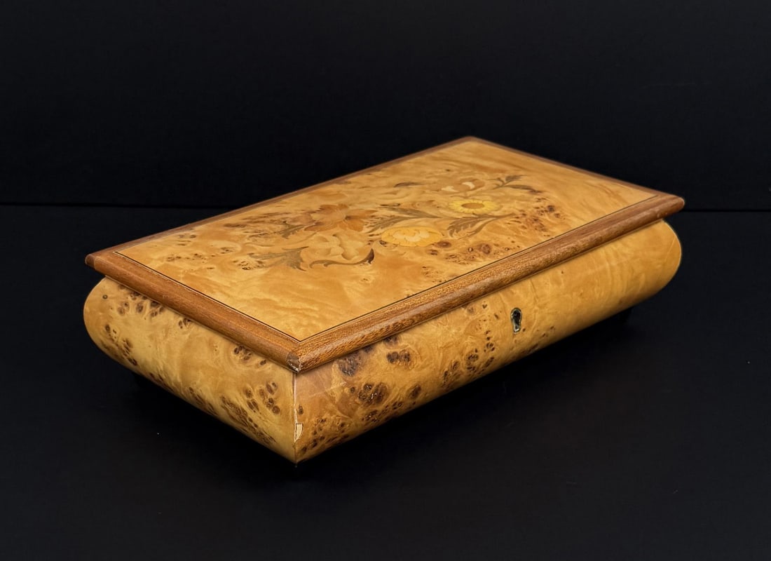Reuge Love Story Jewelry Music Box (1 of 7)