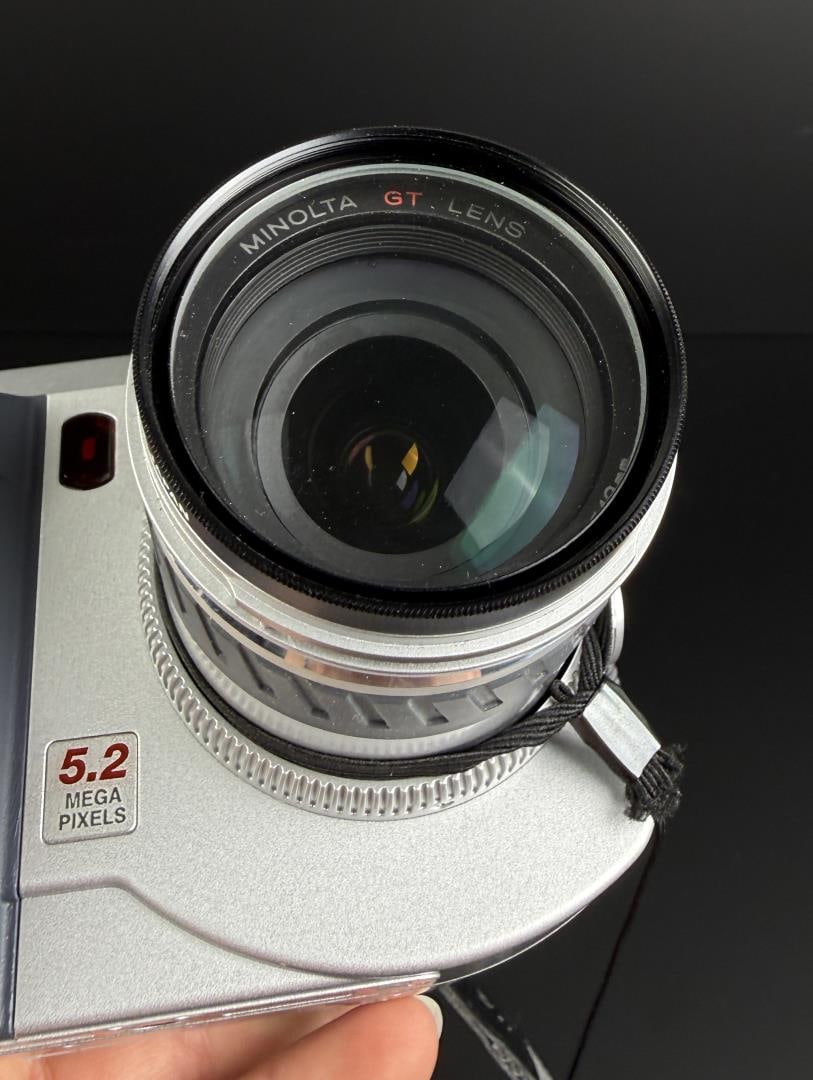 Minolta Dimage 7 Digital Camera - 7