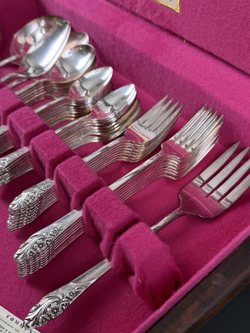 Oneida Community Silver Plate Flatware Set - 5