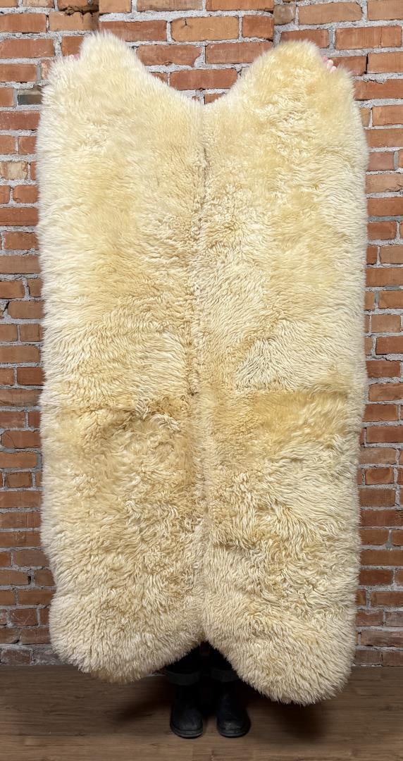 New Zealand Sheepskin Wool Rug Throw (1 of 7)