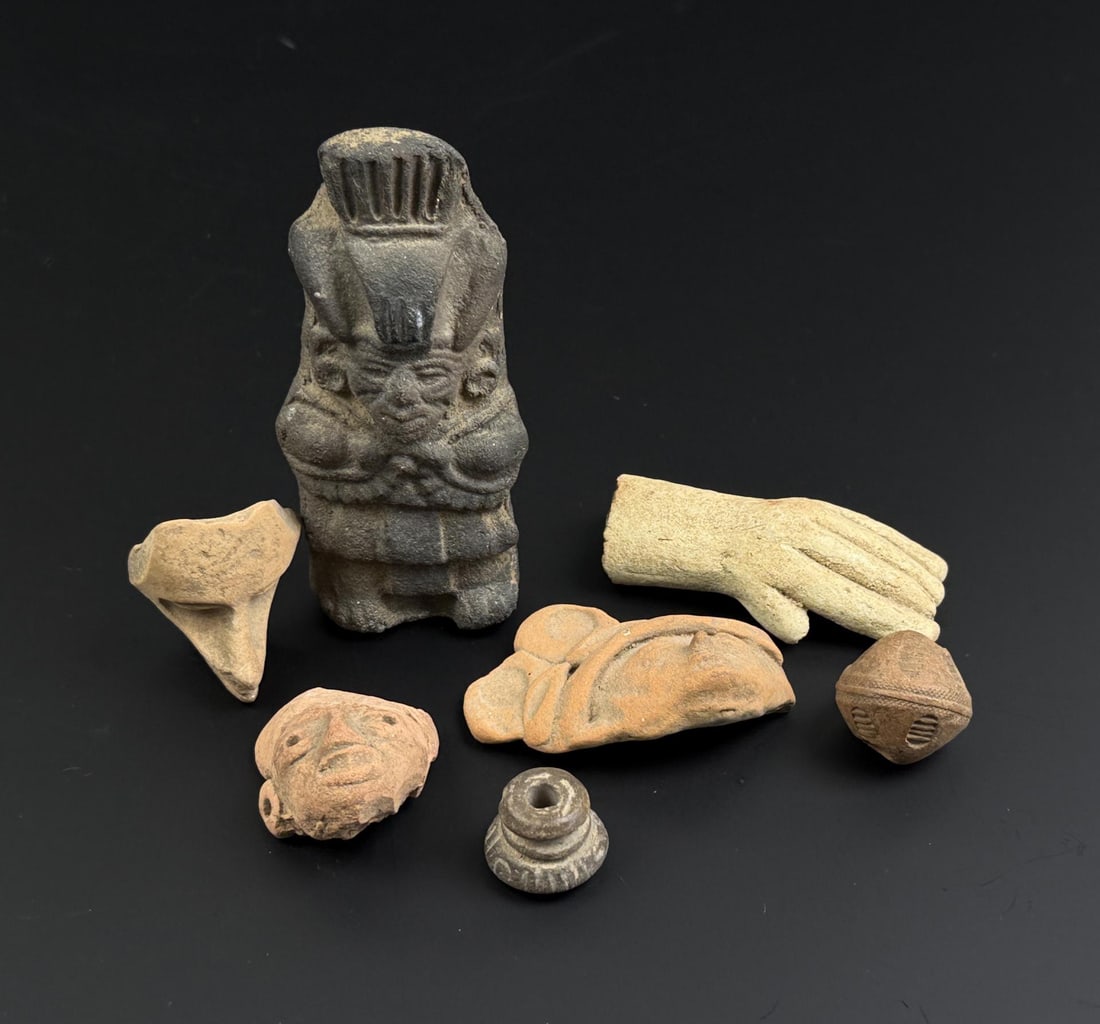 Mesoamerican and Pre Columbian Pottery Pieces: Nice grouping.