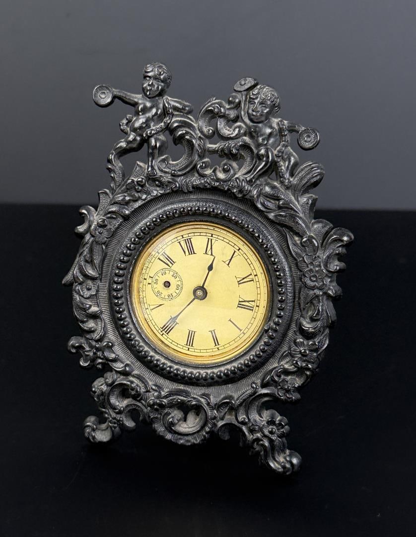 Golden Novelty Manufacturing Desk Clock (1 of 4)