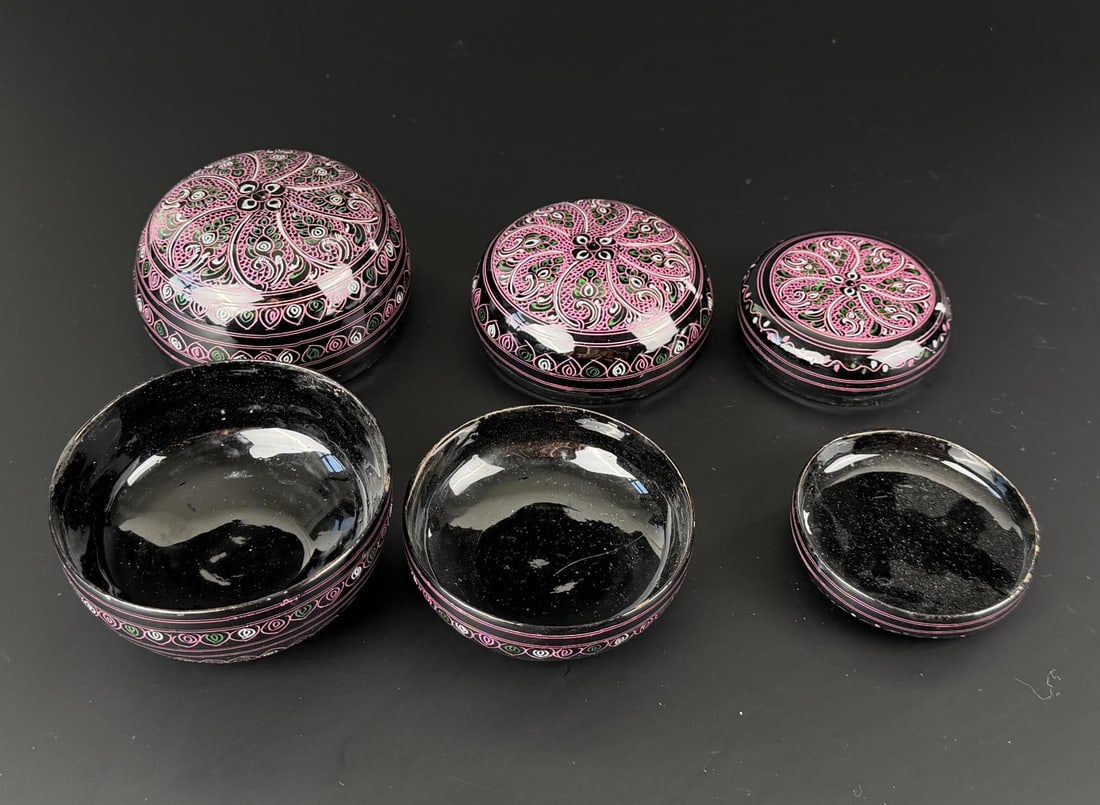 Thai Black Lacquer Nesting Bopwls - 3