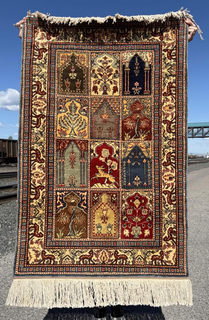 Turkish Kayseri Persian Oriental Prayer Rug: 35" by 56".