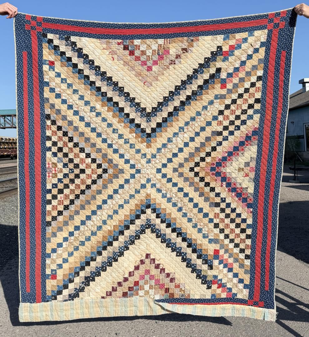1890s Amish Trip Around World Quilt Montana (1 of 16)