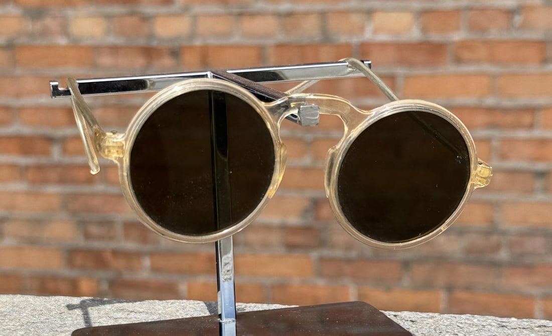 Vintage John Lennon Style Sunglasses: Nice set.