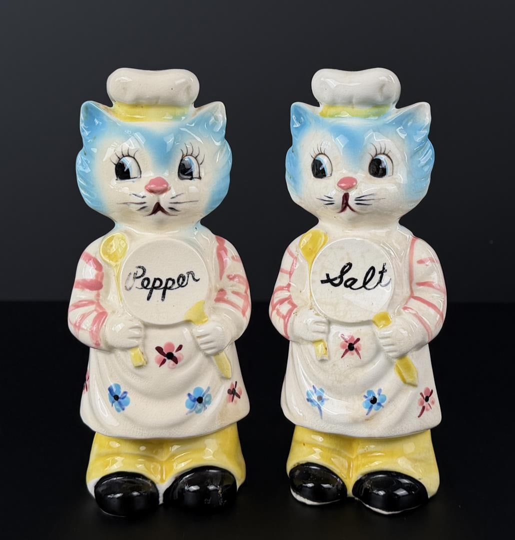 Kitty Cat Chef Salt & Pepper Shakers (1 of 5)