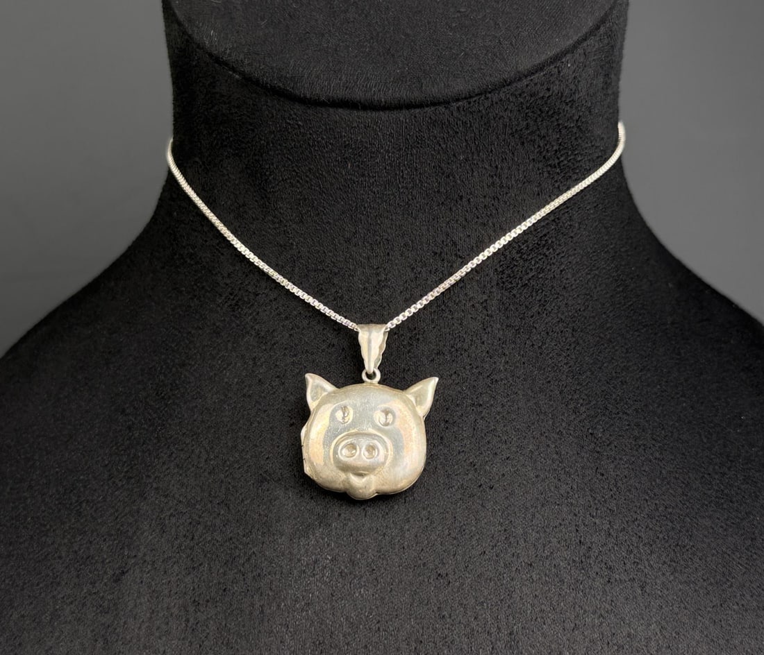 Sterling Silver Pig Locket Necklace: 11.62 grams. 12 1/8" long as displayed.