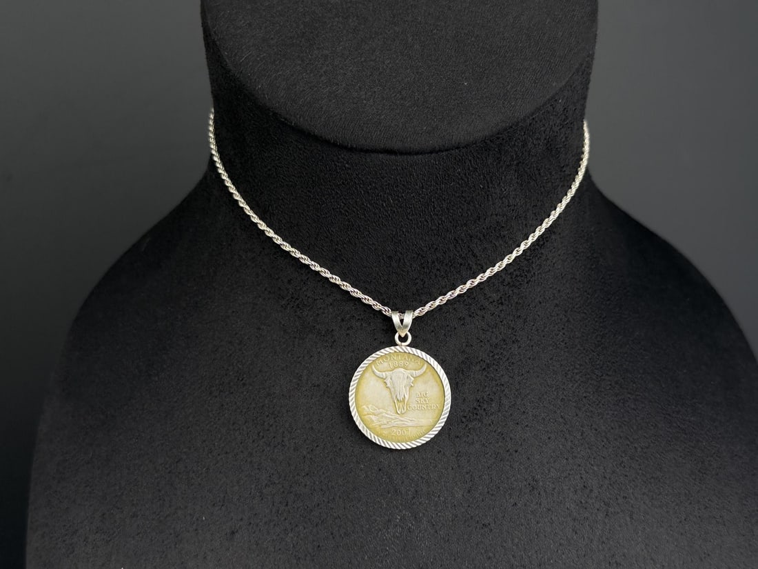 Sterling Silver Montana Quarter Necklace: 13.02 grams total. 11 1/8" long as displayed