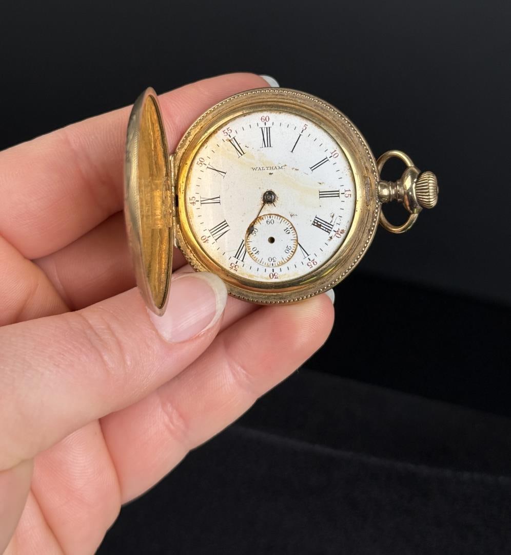 American Waltham Seaside Pocket Watch: 6s, 15j, made in 1890. Not working, heavily rusted, missing hands.