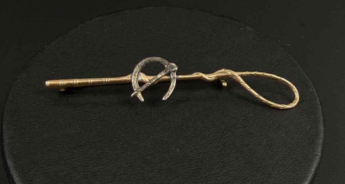 10K Gold Equestrian Riding Crop Brooch (1 of 3)