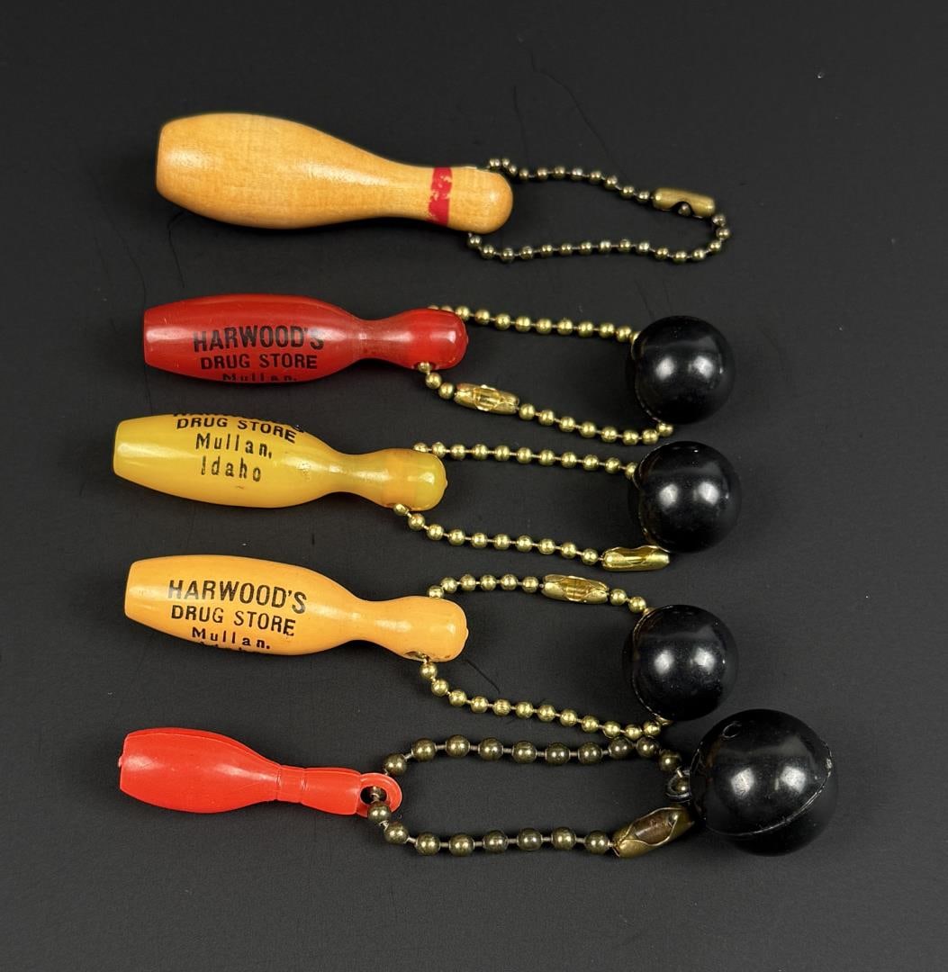 Hardwoods Mullan Idaho Bowling Pin Keychains: Hardwood's Drug Store Mullan Idaho Bowling Pin Keychains.
