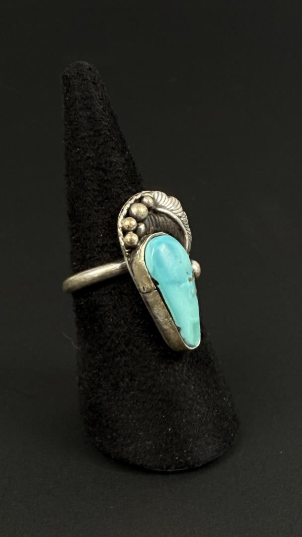 Navajo Sterling Silver Teardrop Turquoise Ring: Size 7. 5.78 grams.